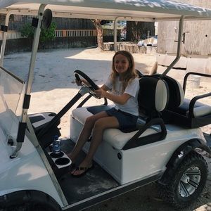 Meet your Posher, Julia